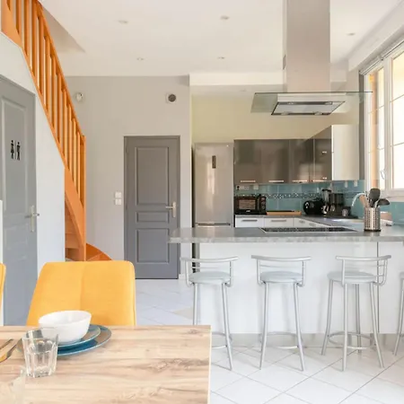 La Maisonnette - Wifi - Parking بيت للعطل